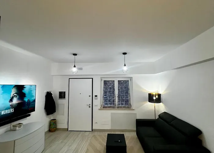 Apartment Elegant & Spacious 2br 2ba Unit With Private Patio *