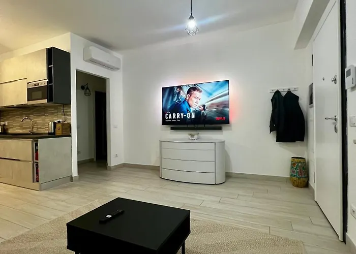 Elegant & Spacious 2br 2ba Unit With Private Patio *