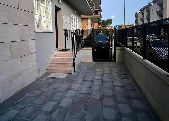 Elegant & Spacious 2br 2ba Unit With Private Patio Rom