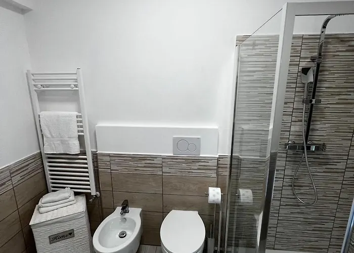 Elegant & Spacious 2br 2ba Unit With Private Patio Apartment *