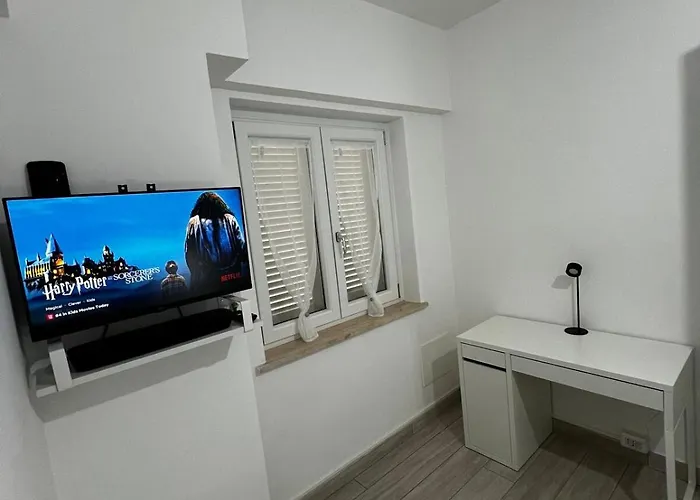 Elegant & Spacious 2br 2ba Unit With Private Patio Apartment