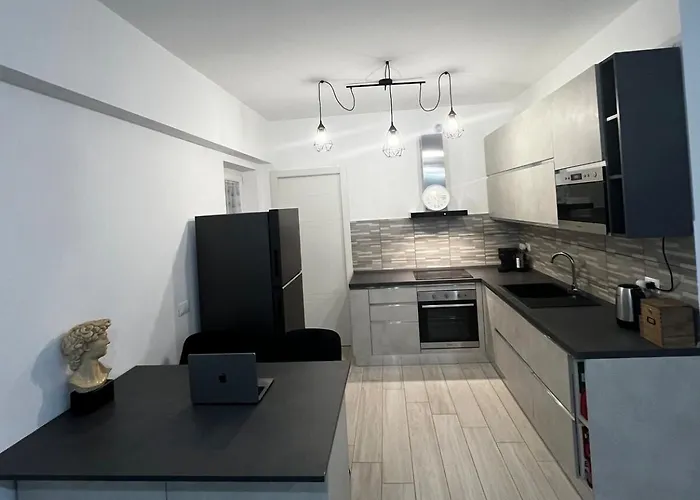 Elegant & Spacious 2br 2ba Unit With Private Patio