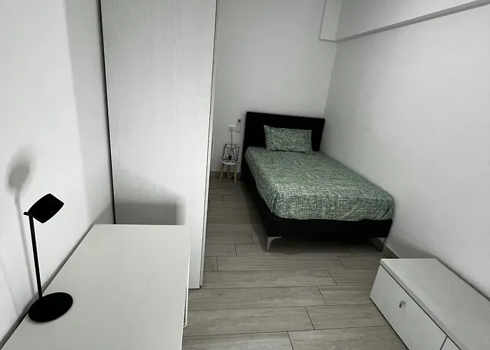Apartment Elegant & Spacious 2br 2ba Unit With Private Patio *
