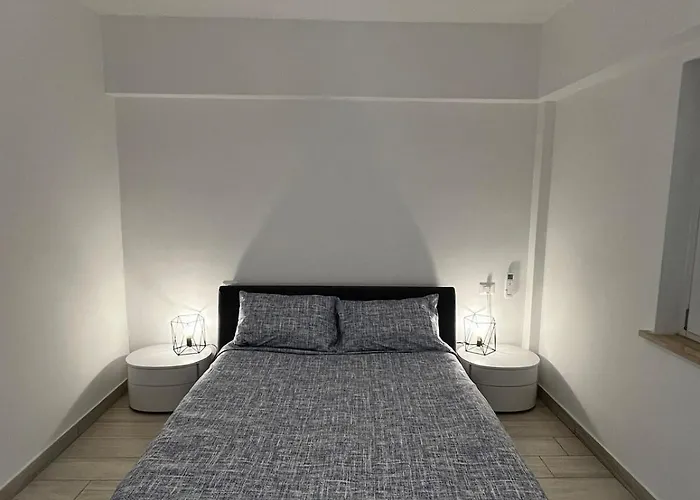 Elegant & Spacious 2br 2ba Unit With Private Patio Apartment