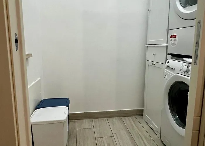 Apartment Elegant & Spacious 2br 2ba Unit With Private Patio Rom
