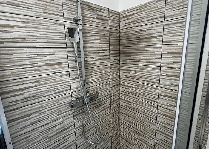 Elegant & Spacious 2br 2ba Unit With Private Patio Apartment *
